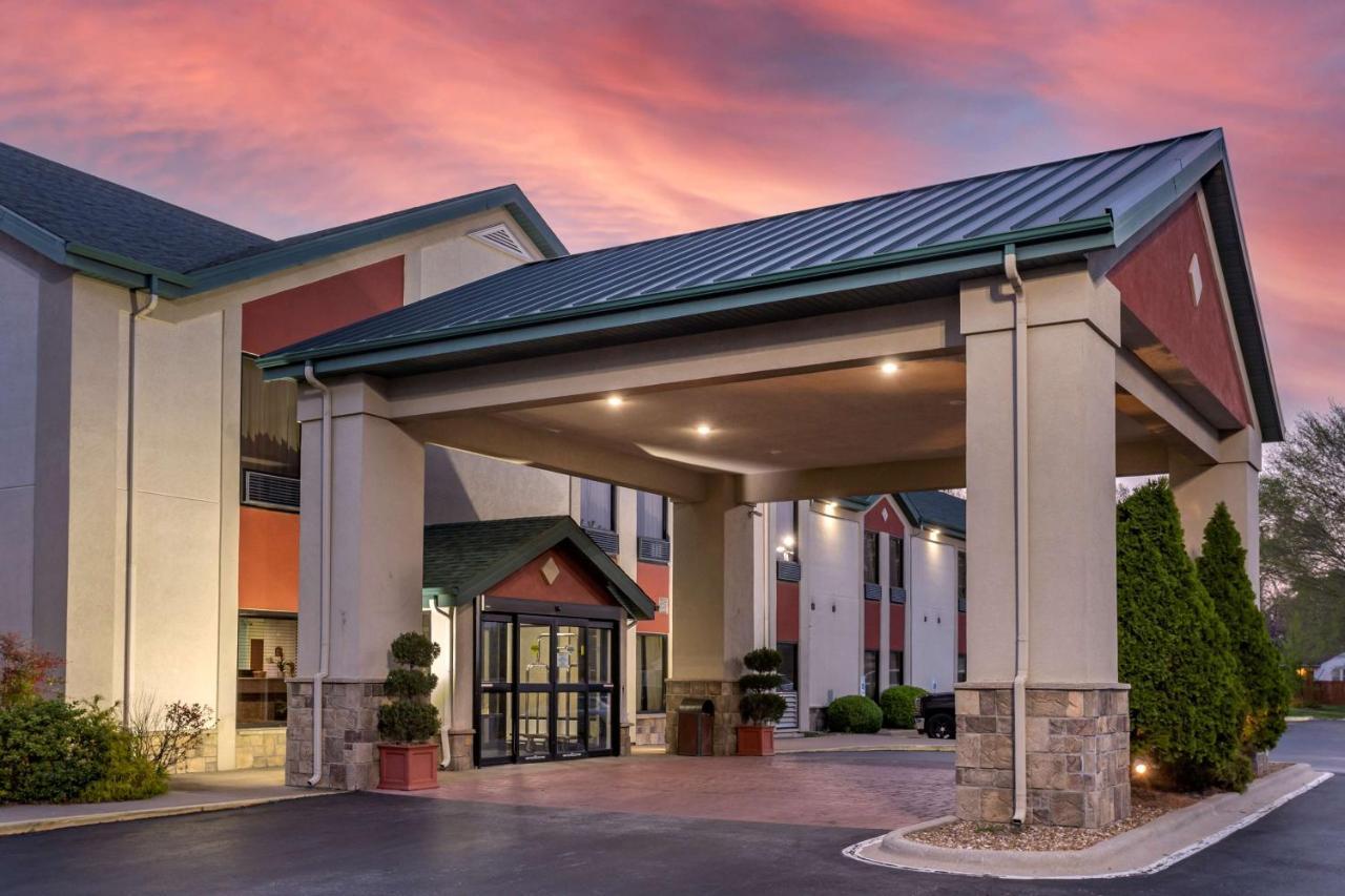 Best Western Plus Springfield Airport Inn Buitenkant foto