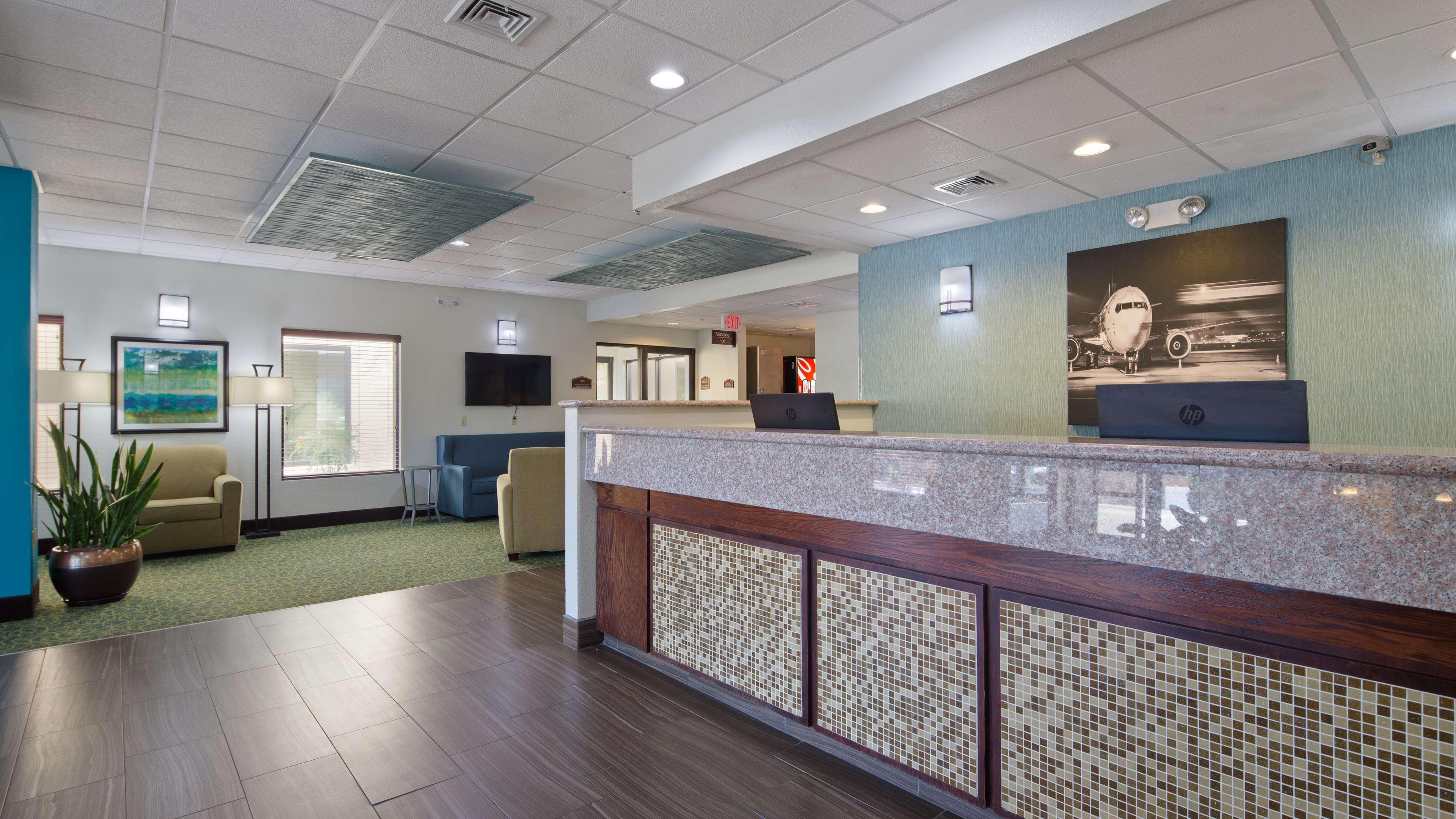 Best Western Plus Springfield Airport Inn Buitenkant foto